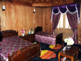 ホテルThe Mughal Sheraton Houseboat Durgjan エクステリア 写真